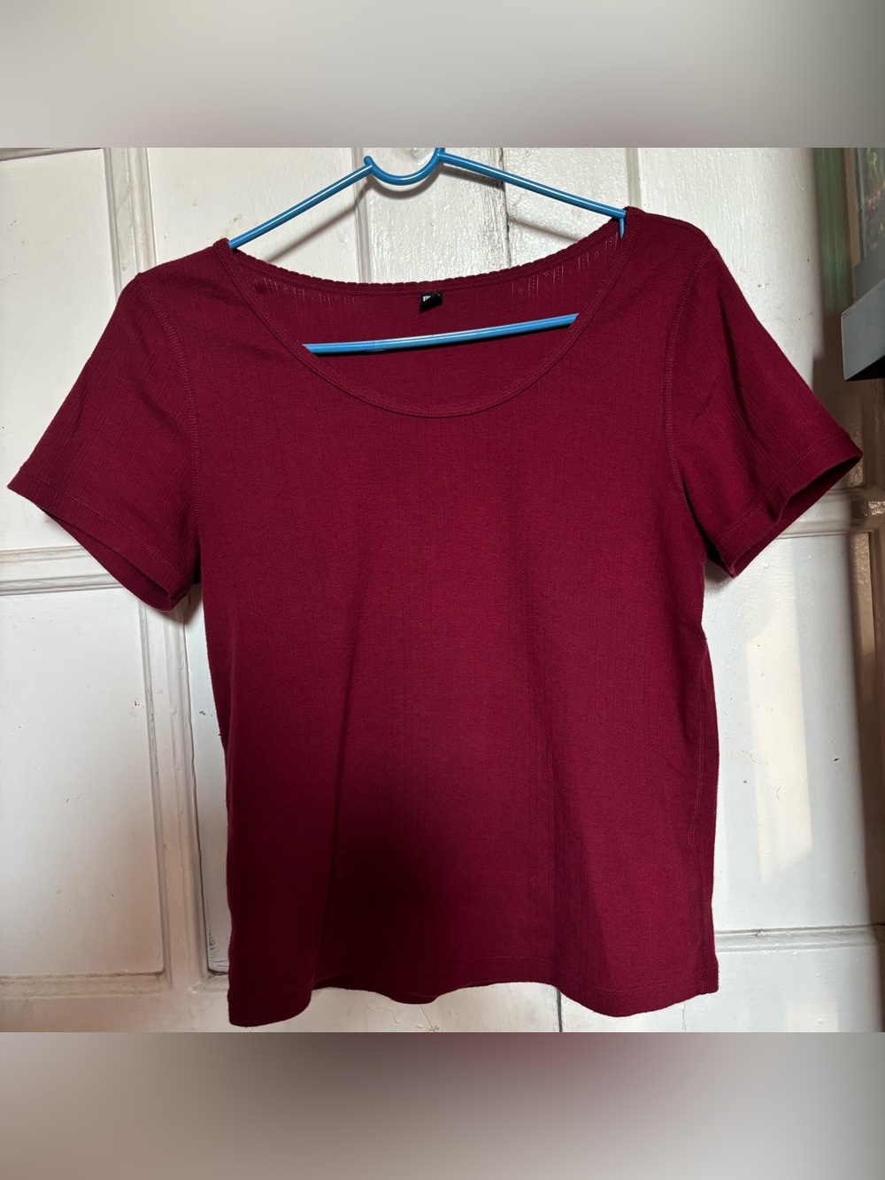 Uniqlo Pointelle Round Neck Mini T-Shirt in Color Wine